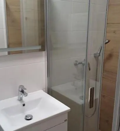 아파트 Apartman *